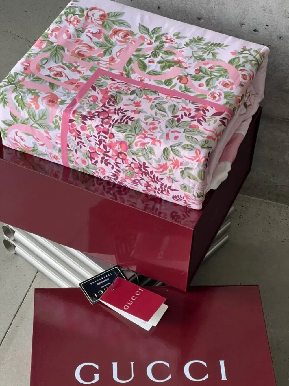 Gucci Luxury Silk/Tencel Summer Quilt Blanket – Pink Floral (200x220)
